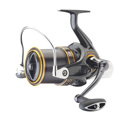 Daiwa 23 Emblem Surf 45 SCW QD, 300m/ 0,30mm - 4,9:1 - 605g