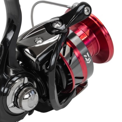 Daiwa Ninja LT Spinnrolle 4000-C - 150m/ 0,28mm - 5,2:1 - 280g