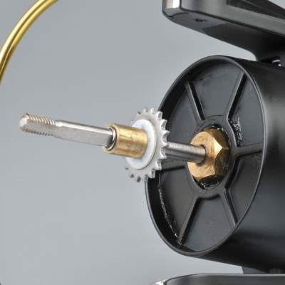 SPRO Gigantis 8500 850 220m/ 0,40mm - 4,1:1 - 556g