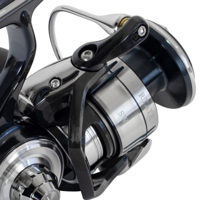 Daiwa 21 Certate SW (G) - Meeresrolle 8000-H - 300m/ 0,33mm - 5,8:1 - 615g