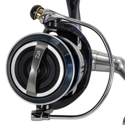 Daiwa 21 Certate SW (G) - Meeresrolle 8000-H - 300m/ 0,33mm - 5,8:1 - 615g