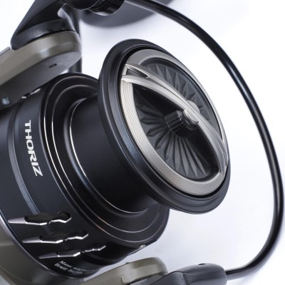 Savage Gear Thoriz - Spinnrolle C2000