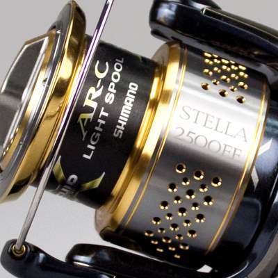 Shimano Stella 2500 FE 160m/ 0,25mm - 5,2:1 - 225g