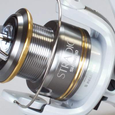 Shimano Stradic 2500 FD 160m/ 0,25mm - 6,0:1 - 290g