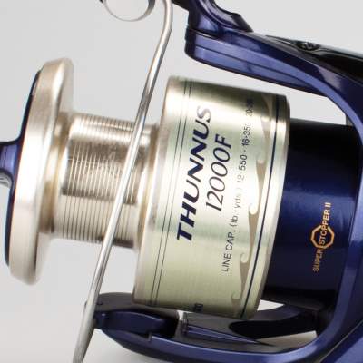 Shimano Thunnus Baitrunner 12000F, 400m/ 0,36mm - 4,6:1 - 880g