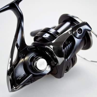 Shimano Aero Technium 12000 XTB MGS Weitwurfrolle mit Baitrunner Freilauf System 350m/ 0,40mm - 4,30:1 - 500g