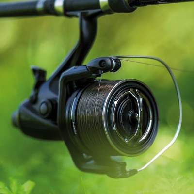 Shimano Medium Baitrunner XT-B LC, 390m/0,30mm - 5,3:1 - 560g