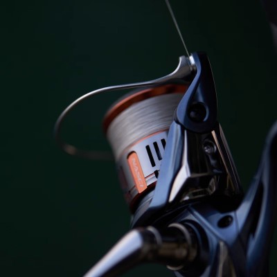 Shimano Nasci FD - Spinnrolle 2500 - 235g - 0,25mm/160m - 5,0:1
