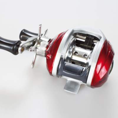 Shimano Baitcast Kombo Shimano Scimitar Casting und Banax Red Zest