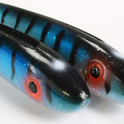 Svartzonker Sweden McRubber Tail Twister 23cm UV Pearl Mackerel Gummifische mit Twisterschwanz - 35g - C16 - 3 Stück