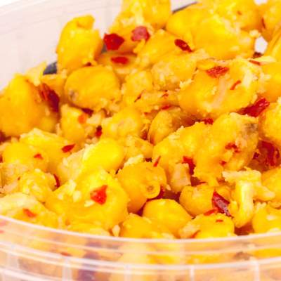 Crafty Catcher Prepared Particles - Futter Partikel Whole Maize With Chilli & Garlic - 1.1l