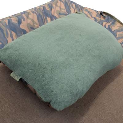 Cyprinus Wide Boy Karpfenliege + Camo Sleep System 5-Season Schlafsack, 220 x 110 cm - 150 KG