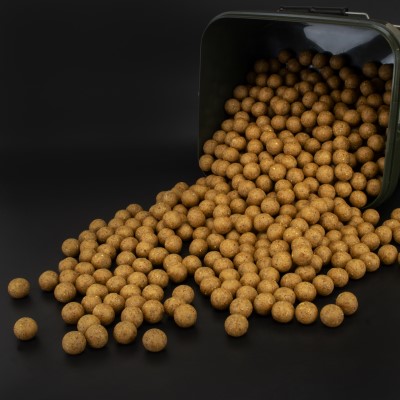 BAT-Tackle Sessionpack Böse Boilies im Realistric® Eimer, 18mm White chocolate + Dip + Pop Ups