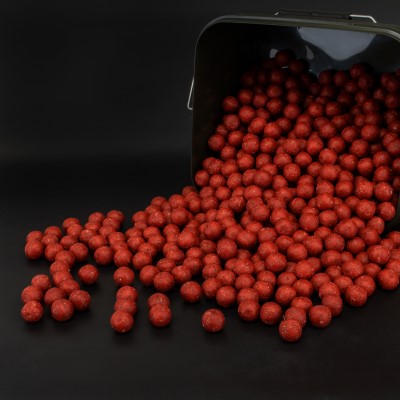 BAT-Tackle Sessionpack Böse Boilies im Realistric® Eimer, 18mm Angry Strawberry + Dip + Pop Ups