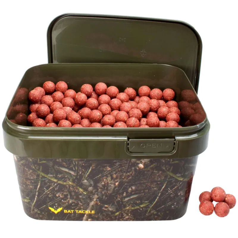 BAT-Tackle Böse Boilies im Realistric® Eimer 2,5 kg, 18mm, Angry Strawberry