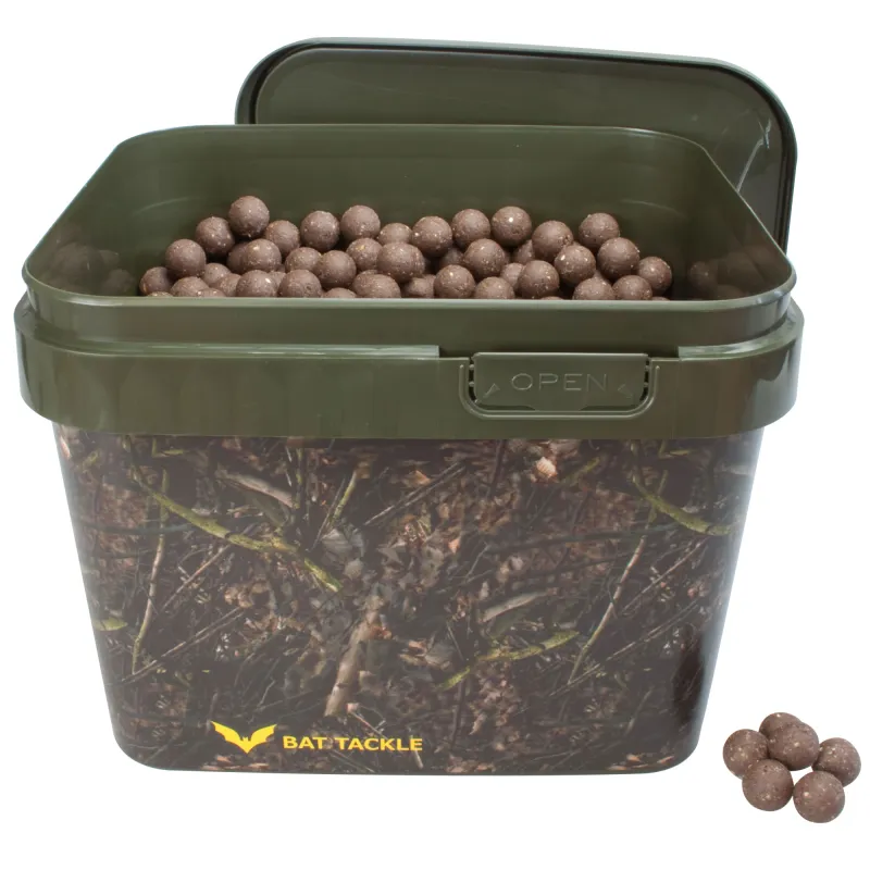 BAT-Tackle Sessionpack Böse Boilies im Realistric® Eimer 18mm Monster Crab + Dip + Pop Ups