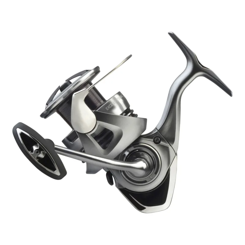 Daiwa 23 Exceler 3000-C - 150m/ 0,23mm - 5,3:1 - 200g