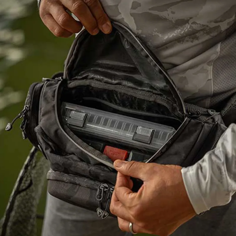 Fox Rage Camo Voyager Belt Bag 68x21x18cm - 1 Tacklebox