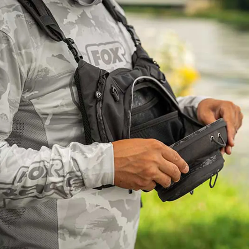 Fox Rage Camo Voyager Chest Pack Front:38x17x23cm Back:31x7x30cm+ 2 Tackle Boxes