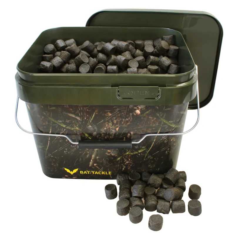 Halibutt-Pellets 20mm im Realistric® 10L Angel- Futtereimer mit Deckel Halibutt-Pellets im Realistric® 10L Angel- Futtereimer mit Deckel