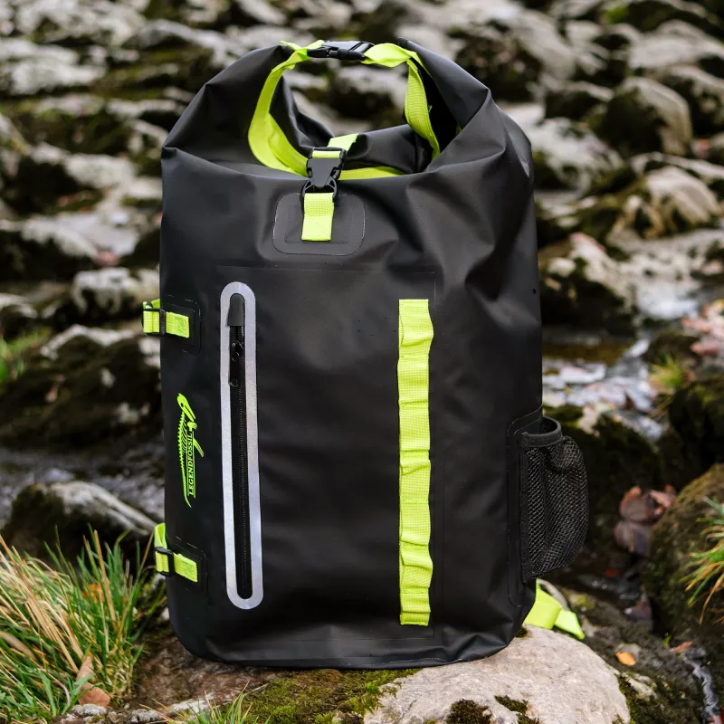 Legendfossil Wasserfester Rucksack "Fjord" 30Liter - 32,5 x 20 x 43 cm - schwarz