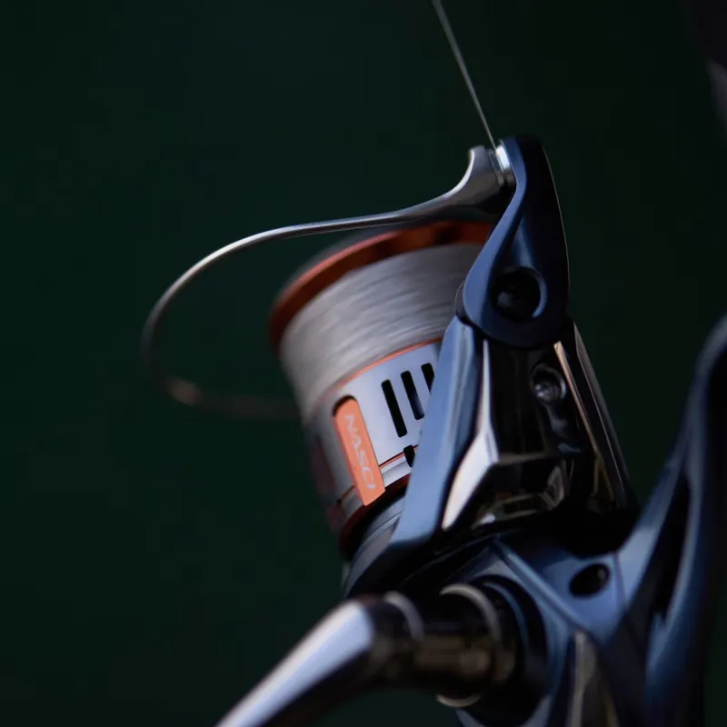 Shimano Nasci FD 2500 HG - 235g - 0,25mm/160m